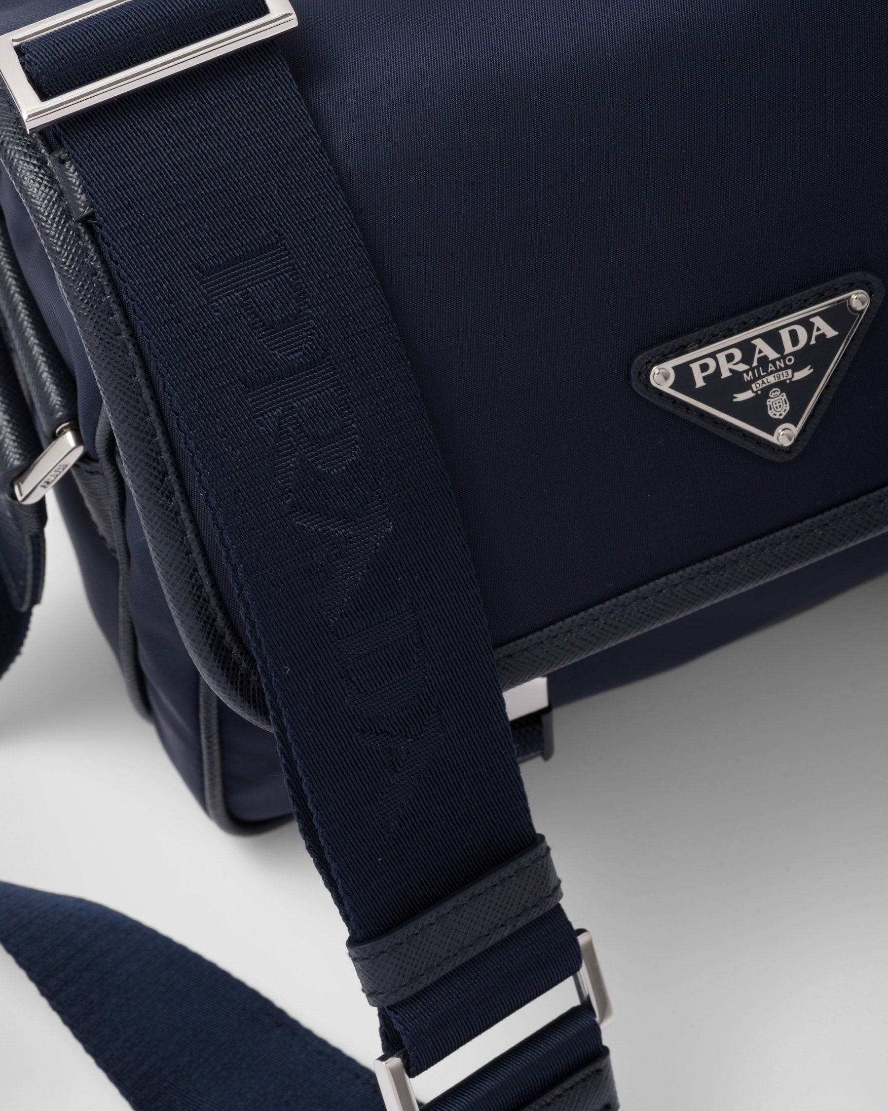 .Sac porté épaule en Re-Nylon et cuir Saffiano