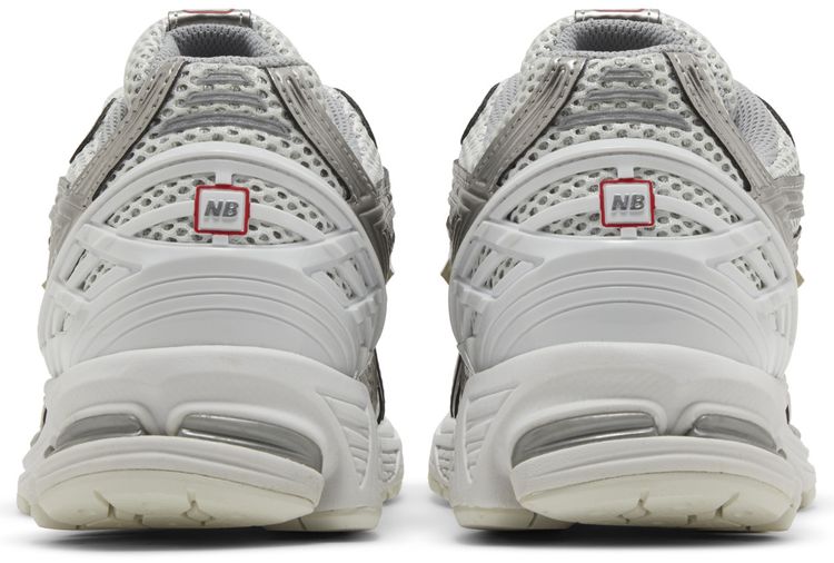 .New Balance 1906R silver