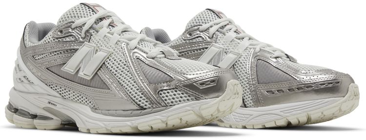 .New Balance 1906R silver