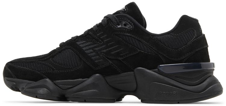 .New Balance 9060 Triple Black