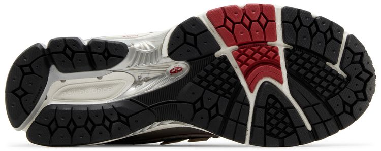 .New balance 1906R Silver Classic Crimson