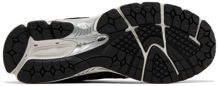 .New Balance 1906R Black White