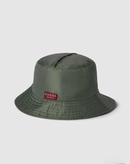 Chapeau bob réversible en nylon GG