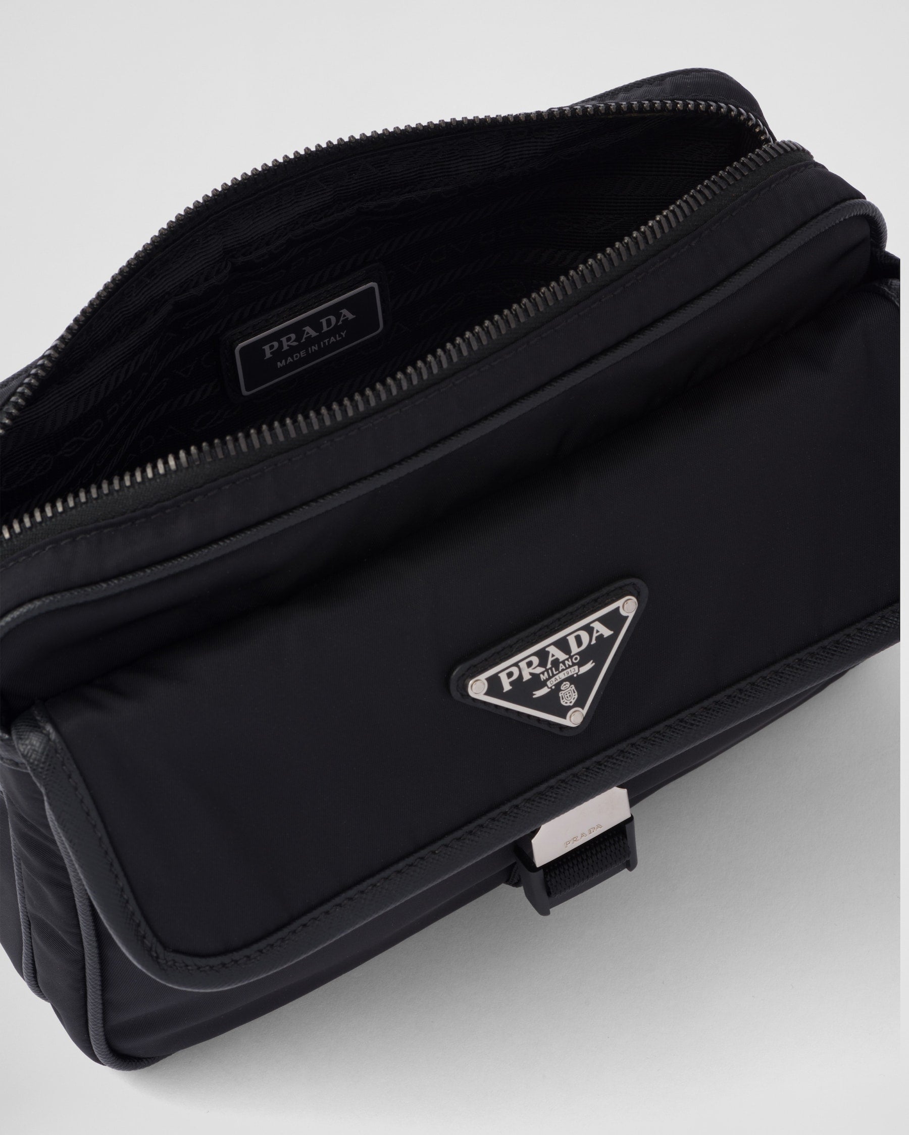 .Sac porté épaule en Re-Nylon et cuir Saffiano