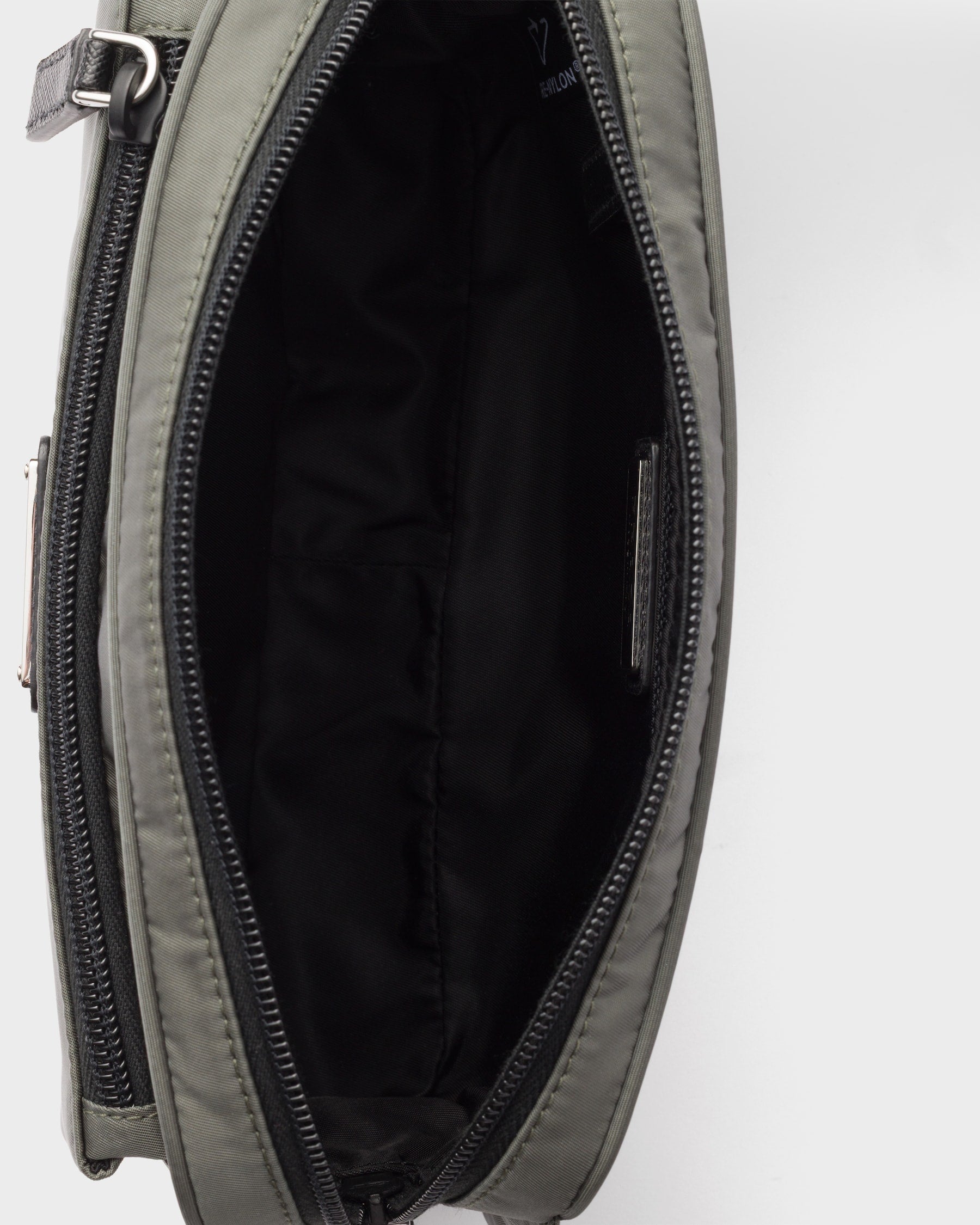 .Sac banane en Re-Nylon et cuir Saffiano