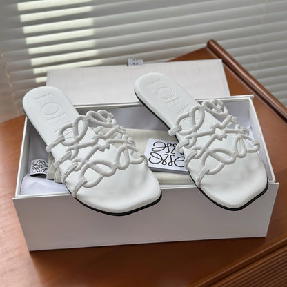 LOEWE - Petal Anagram slide in soft calfskin Blanc