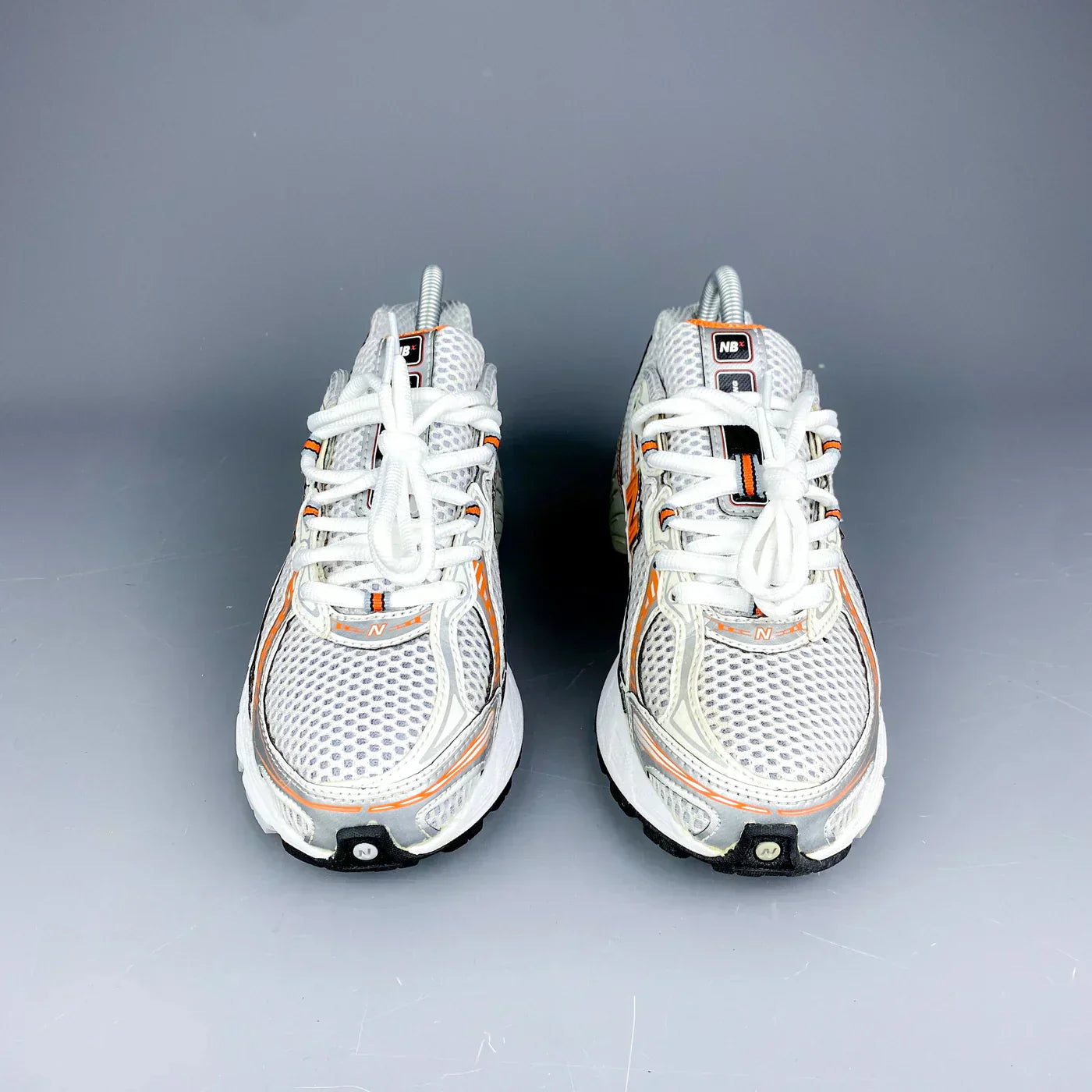 .New Balance 740 ORANGE