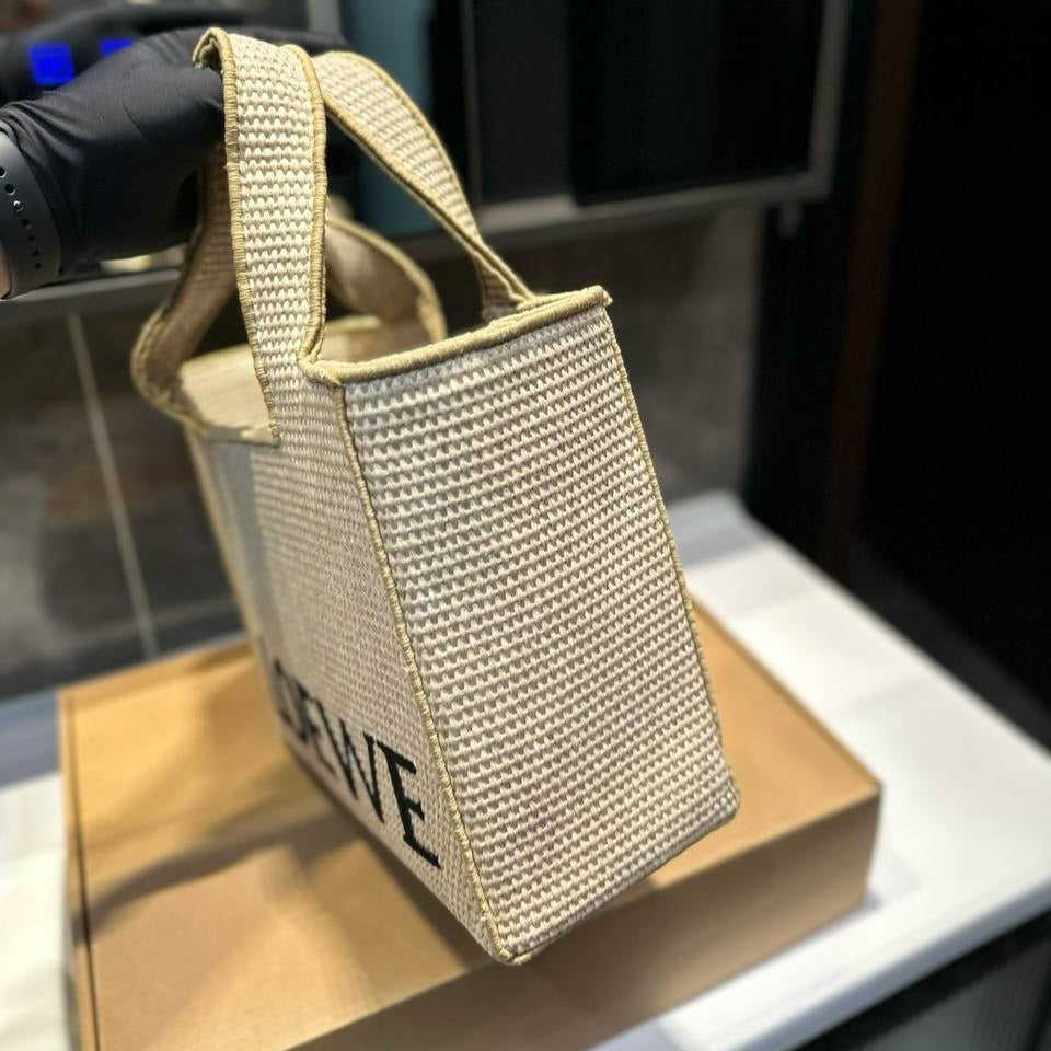 LOEWE - Font Tote Petit en raphia